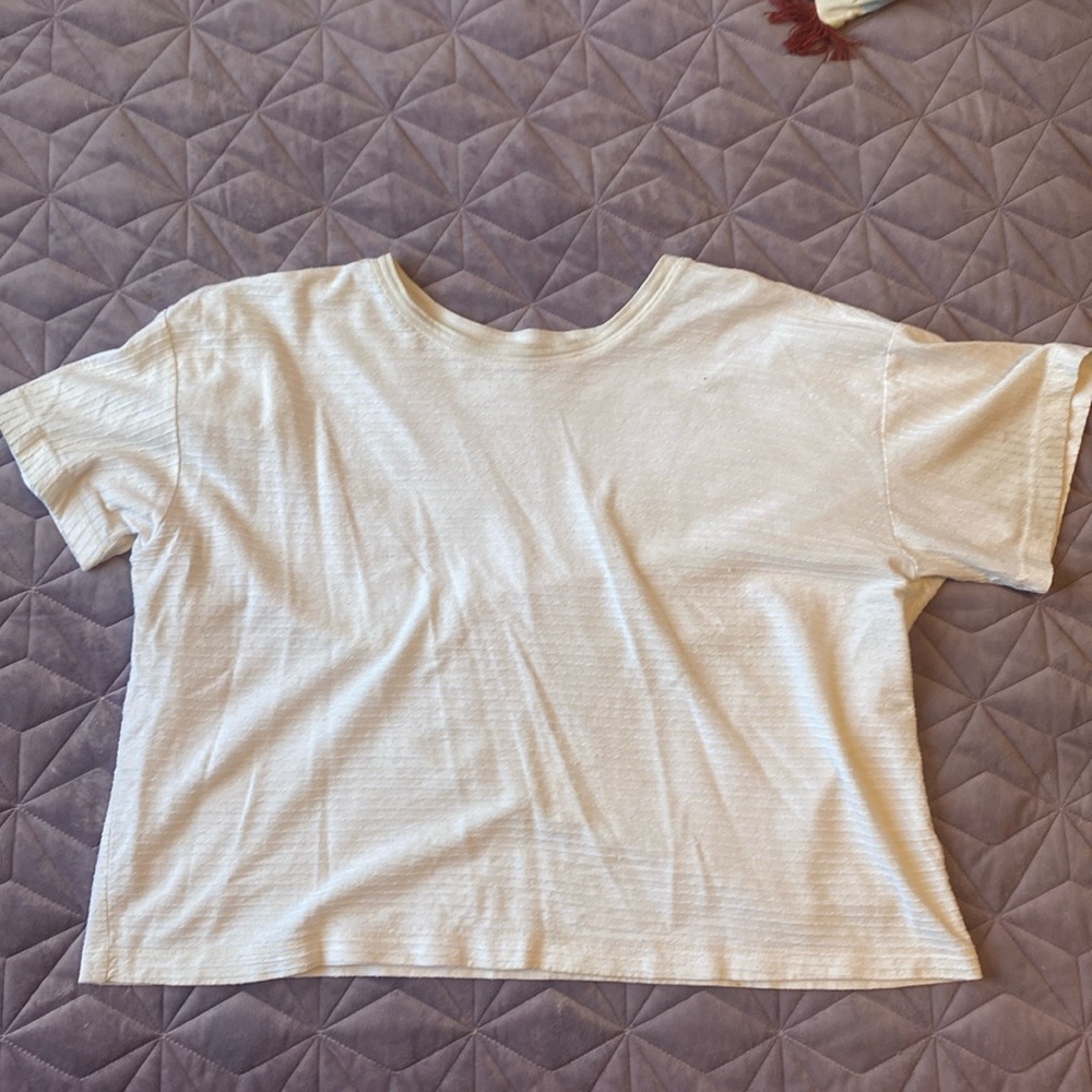 Off-white cropped tee shirt with subtle stripes by Marine Layer, size XL